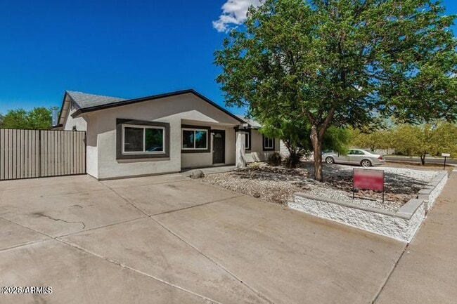 Photo - 1008 W Watson Dr