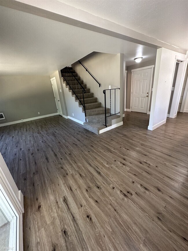 Photo - 2 br, 1.5 bath Duplex - 605 Andrew Street A