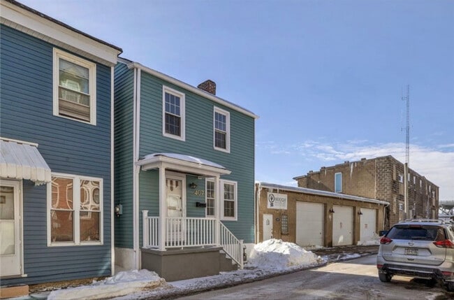 Building Photo - 407 Short Canal St