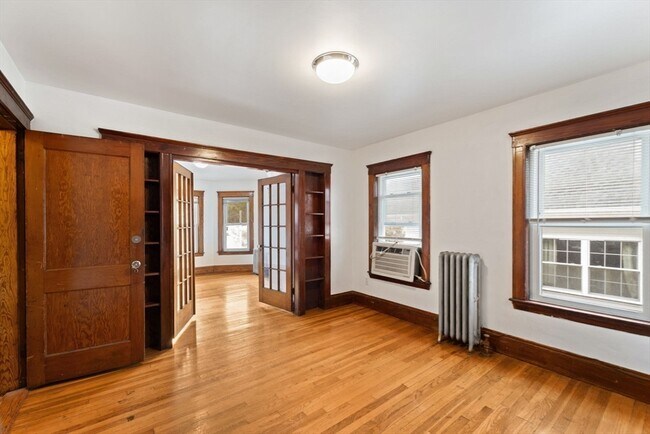 Photo - 25 Tip Top St Unit 2