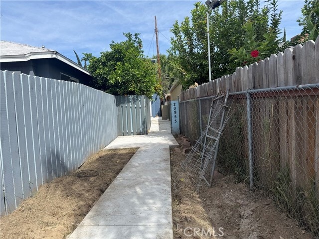 Photo - 20953 Saticoy St