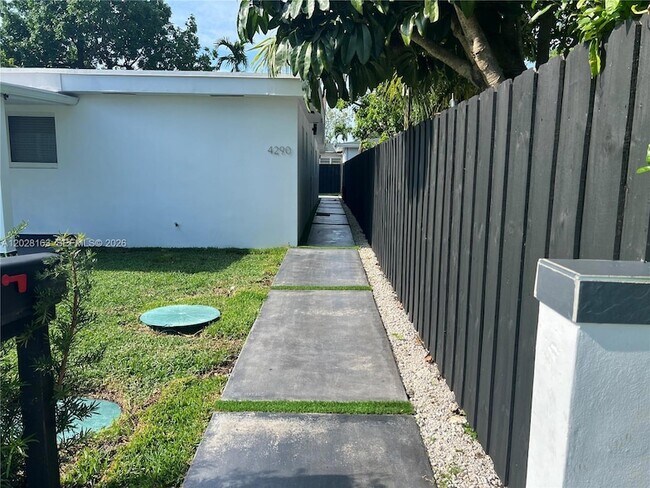 Photo - 4290 SW 9th St Unit B