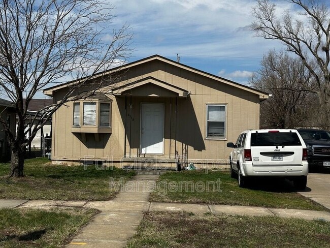 Building Photo - 2718 8th Ave