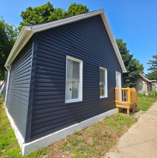 Building Photo - Single Family Ranch 2 beds 1 bath FOR RENT! Rental
