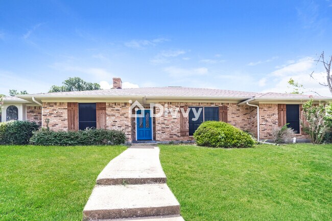 Photo - 1314 Carriage Ln House