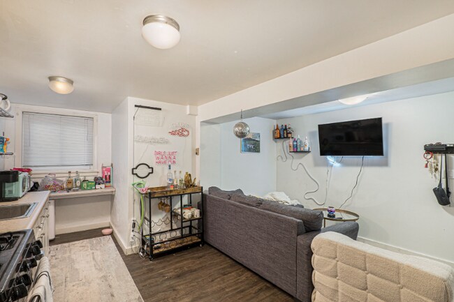 Photo - 929 11th St Unit 3