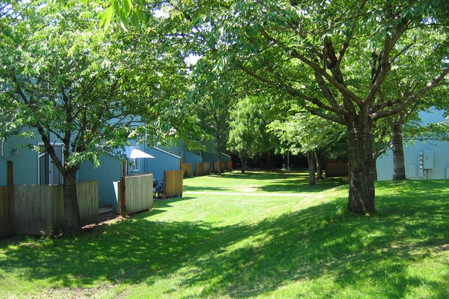 Photo - Rainbow Village Apartments