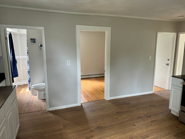 Photo - 3 Eastman St