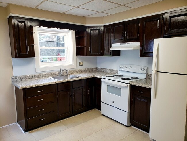 Building Photo - 1200 Cherry Lane Rd Unit 1200 Cherry Lane #102