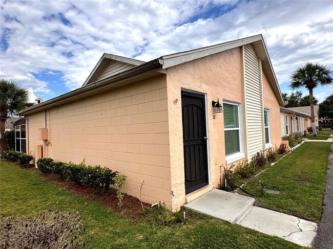 Photo - 22 W Country Cove Way