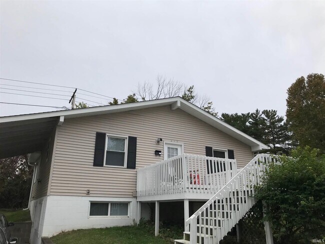 Photo - 422 N Clark St