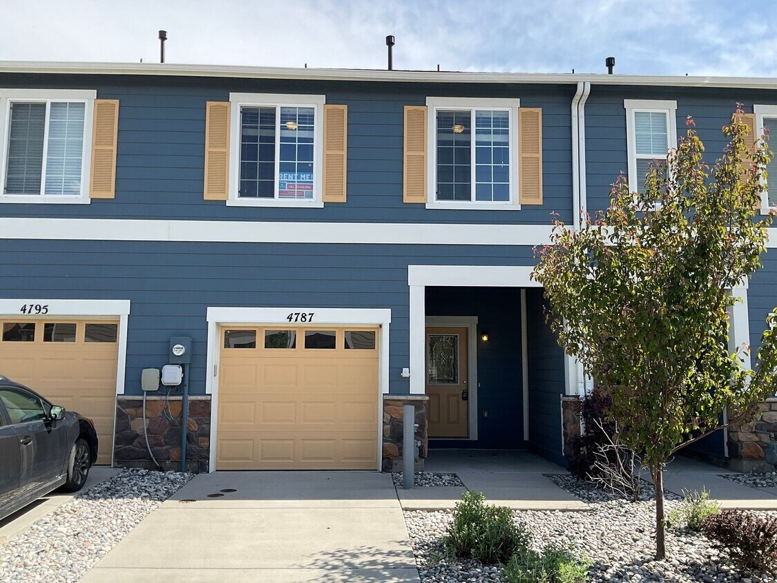 3 Bedroom Townhome Available Near Hancock ... - 3 Bedroom Townhome Available Near Hancock ...