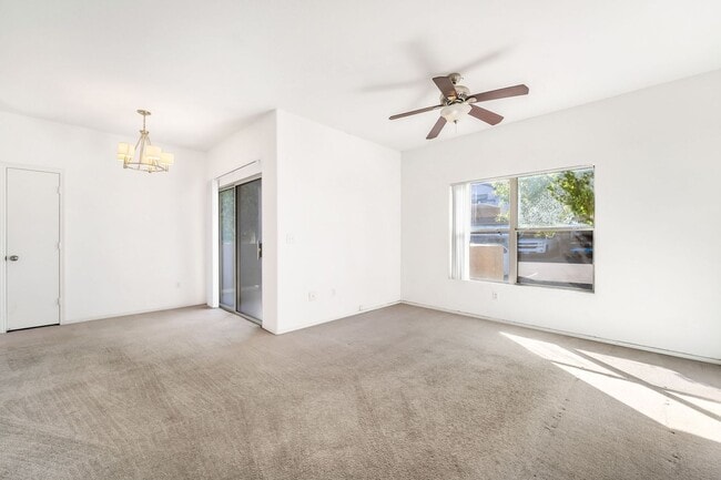 Photo - Cute 2 Bedroom Condo!