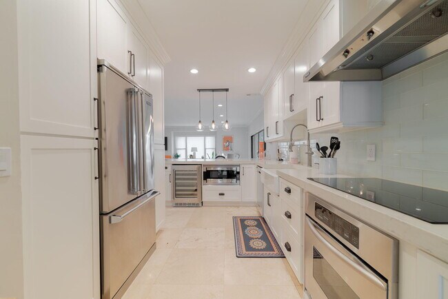 Building Photo - 13400 Polo Rd W Unit 204 Rental