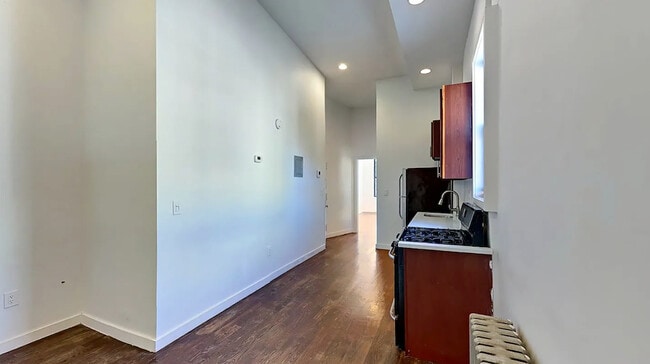 Photo - 886 Franklin Ave