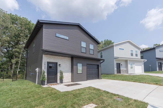Building Photo - 2832 Emery Dr