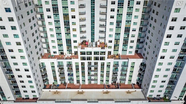 Building Photo - 150 S Las Vegas Blvd Unit 1506 Rental
