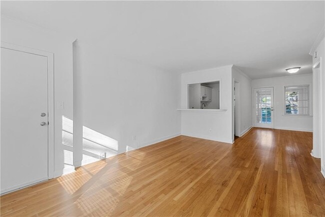 Photo - 56 Mobile Ave NE