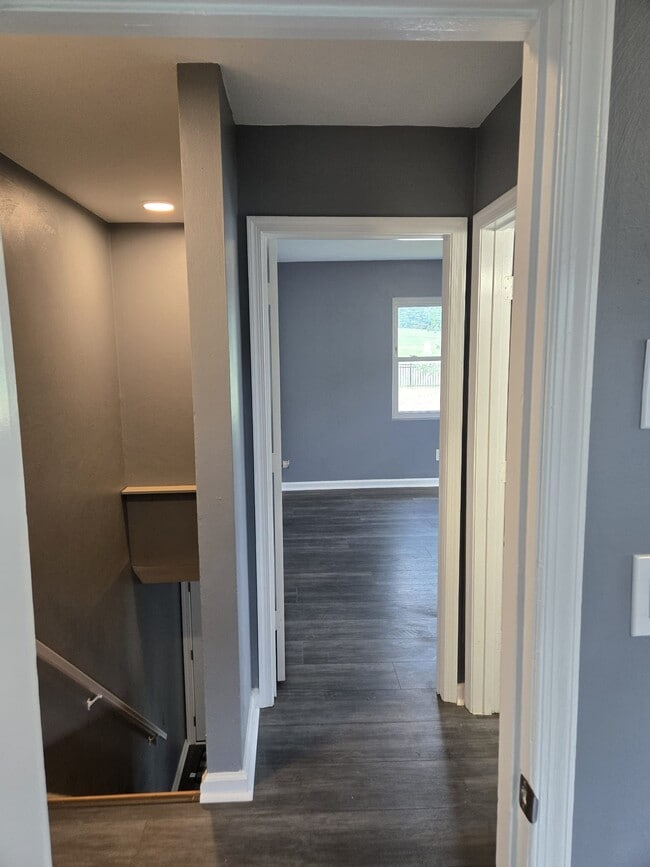 Photo - 1165 Ruddell Rd