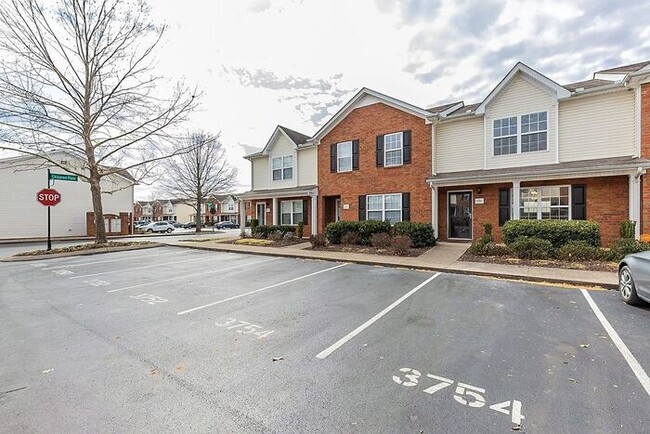Building Photo - 2 Bed, 2.5 Bath Townhome in Indian Creek