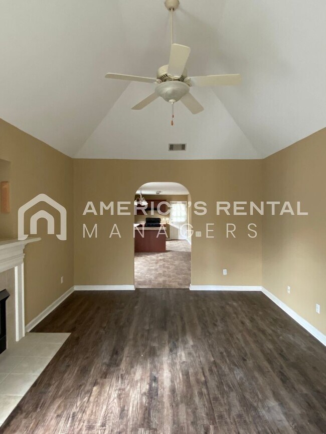 525 Fox Run Cir