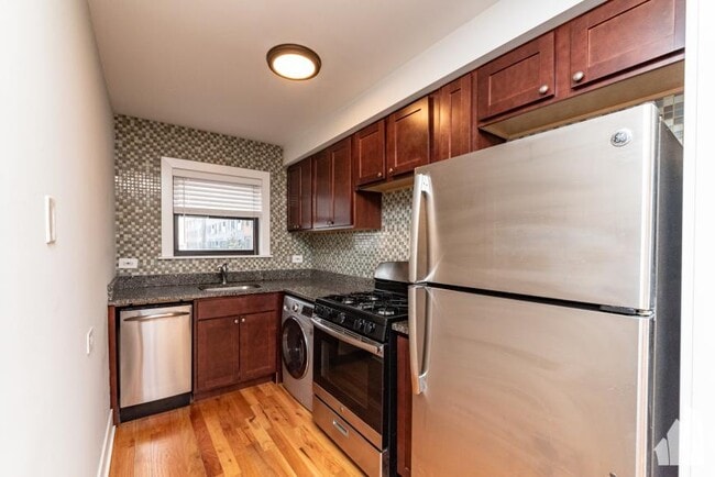 Photo - 2 bedroom in Highland Park IN 60035 Unit 304