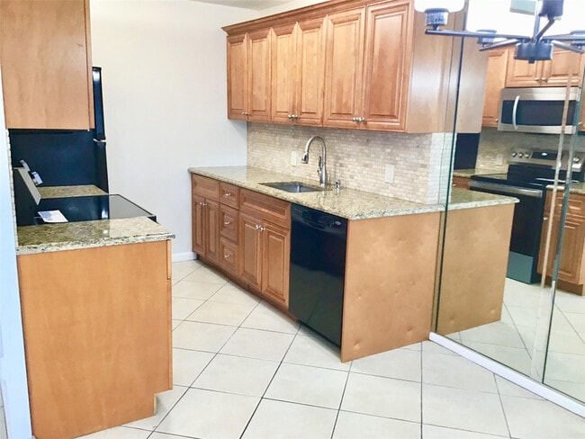 Photo - 2035 Exeter Unit 2035