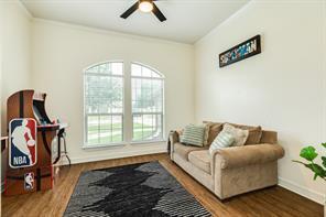 Photo - 203 Poppy St