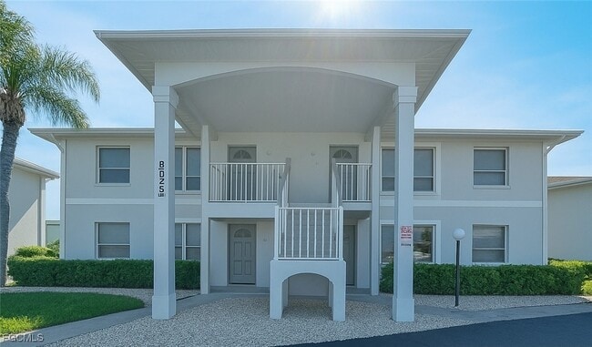 Building Photo - 5023 SW 16th Pl Unit 202 Rental