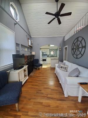 26 Grassy Hill Rd
