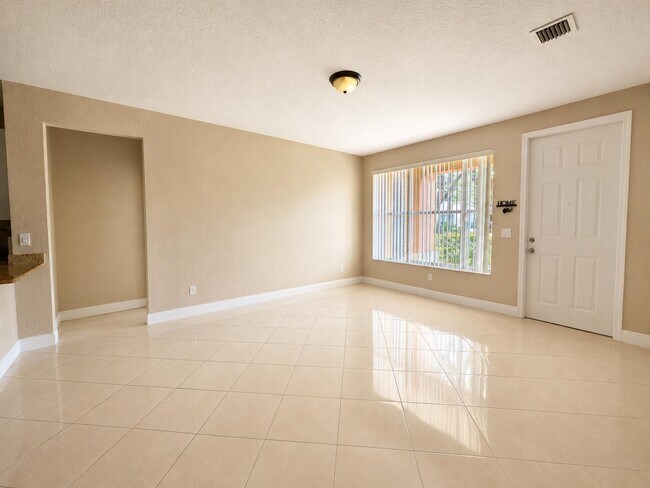 Photo - 3549 Forest Hill Blvd Unit 25