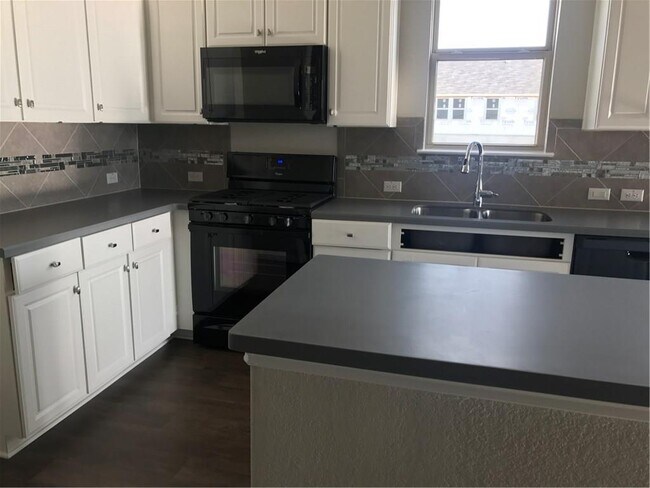 Photo - 805 Melda St