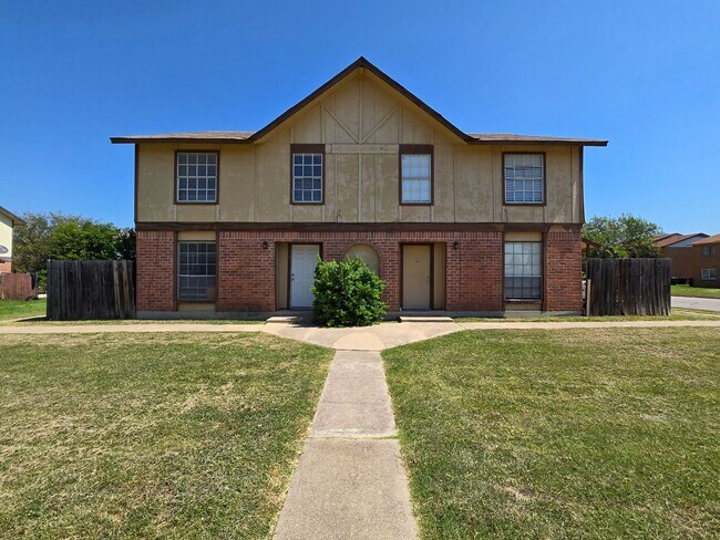 Building Photo - SECTION 8/HUD ACCEPTED - COMING SOON!!! Unit 4505 Westcliff Road - A