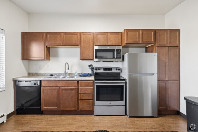 1BR, 1BA - 645SF - Kitchen