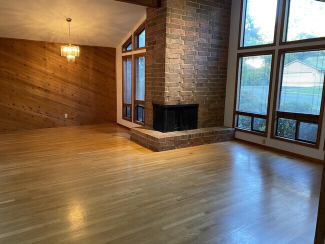 Photo - 2558 Troy Ct