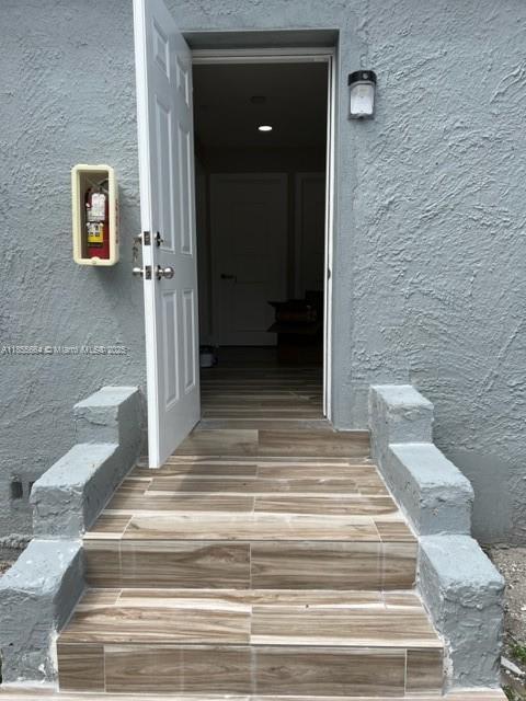 Building Photo - 922 NW 2nd St Unit 2 Rental
