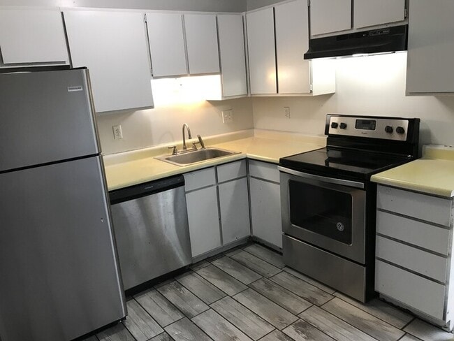 Building Photo - 705 Bunker Hill Rd Unit 1