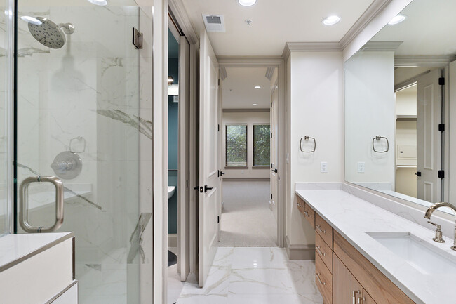 New renovations! Brizo brilliance polished nickel faucets - Rienzi at Turtle Creek Apartamentos