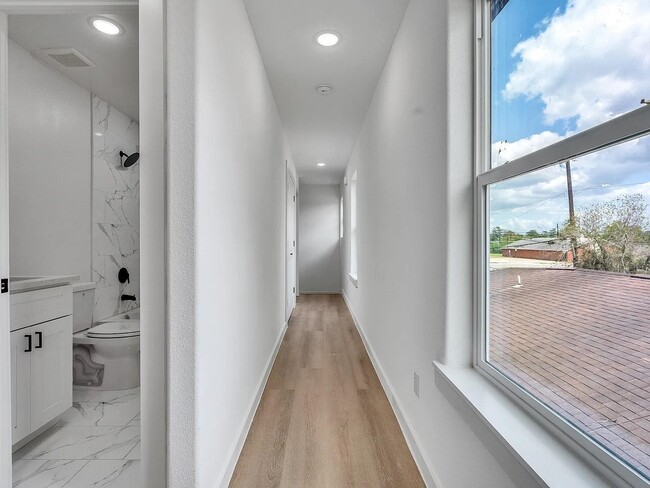 Photo - 8415 Mahalia Dr Unit A
