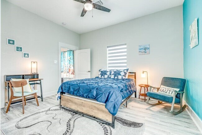 Photo - 2827 Avenue Q