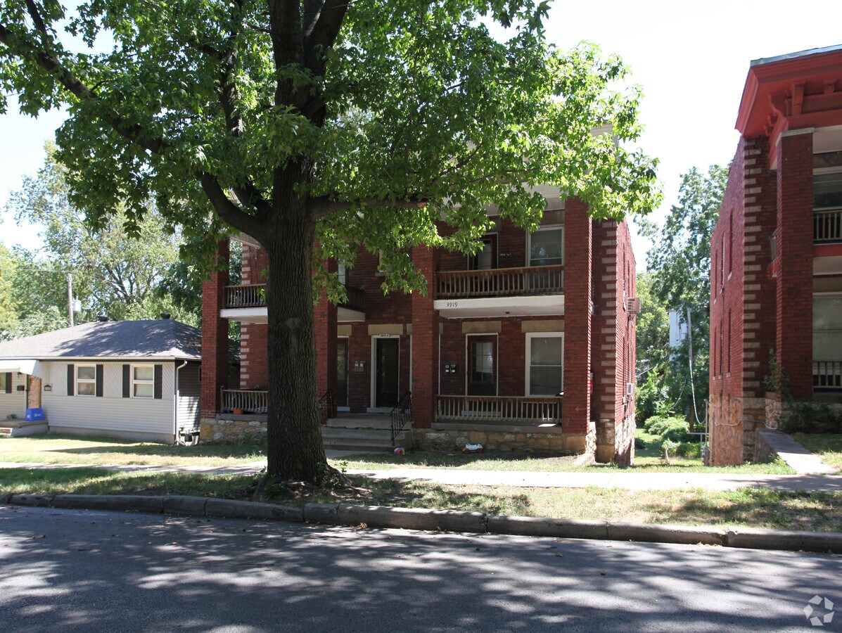 Photo - 3919-3921 Norledge Ave Apartamentos