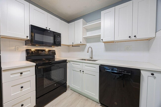 Photo - 9440 SW 8th St Unit 417