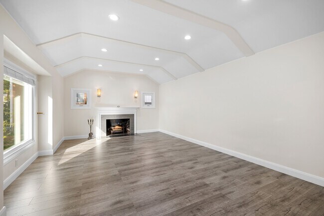 Photo - 1250 Bruce Ave