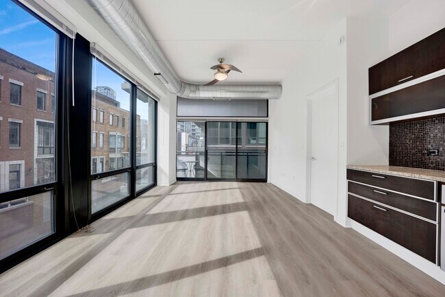 Photo - 660 W Wayman St Unit 304B