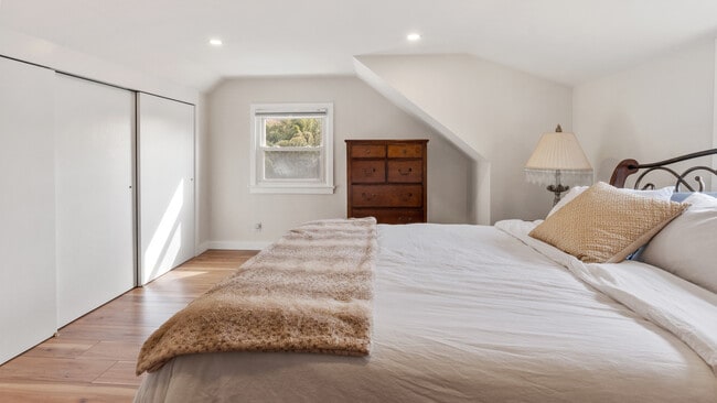 Photo - 44 Schlosser Dr