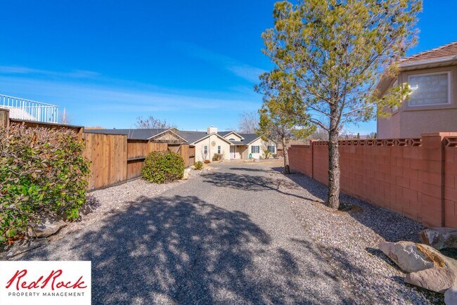 Photo - Spacious 3 Bedroom Single-Level Home in Bl...