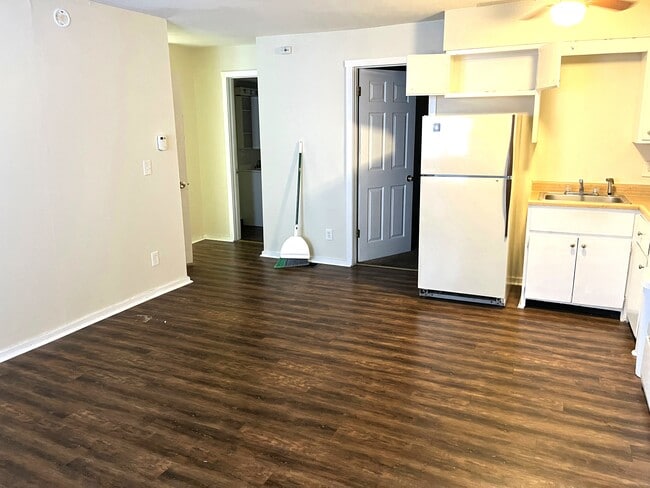 Photo - 342 W 21st St Unidad 2