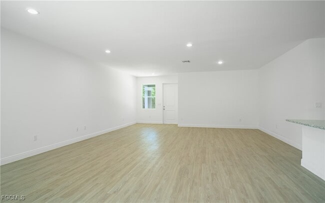 Photo - 3059 Harvard Cir