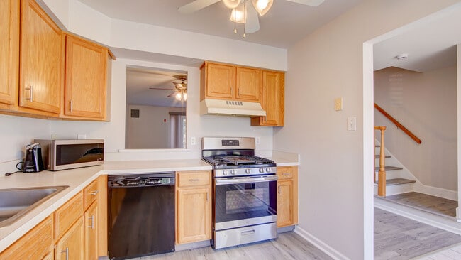 Photo - 27 Haverford Ct