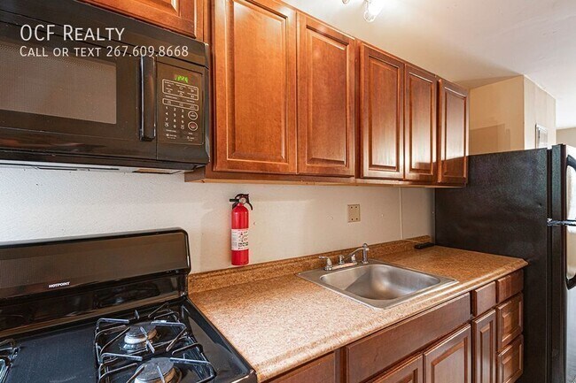 Photo - 530 N 32nd St Unit 2nd Floor